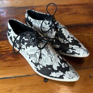 Tibi Lace Floral Jacquard Pointed Oxford – 37.5/7.5